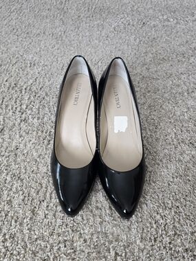 Ellen Tracy Black Patent Pointed-Toe Pump 4 Heel Size 10 Classic Minimalist Chic